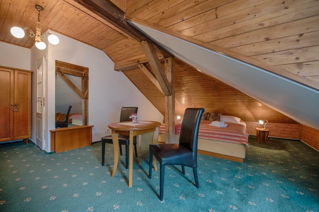 Hotel Zlaty Orel Ostravice Extérieur photo